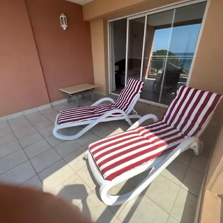 Διαμέρισμα Vue *